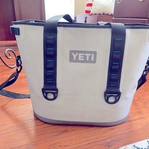 Yeti Hopper 30 in GUC.